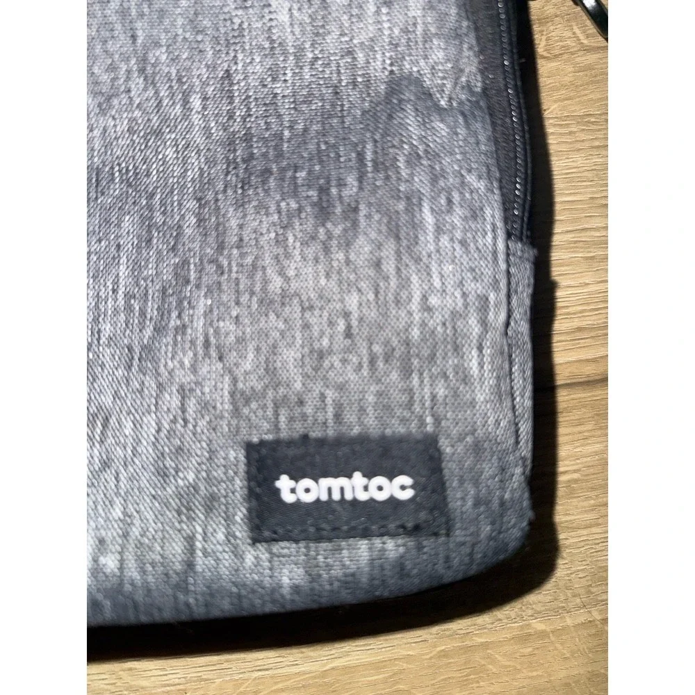 tomtoc Gray 13in Laptop Shoulder Messenger Bag A50-C01G Padded Strap Zip EUC